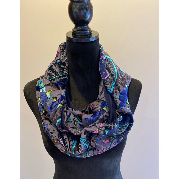 Infinity Scarf Raised Velvet Pattern Gray Background Turquoise Pink Blue Unique - Picture 1 of 8